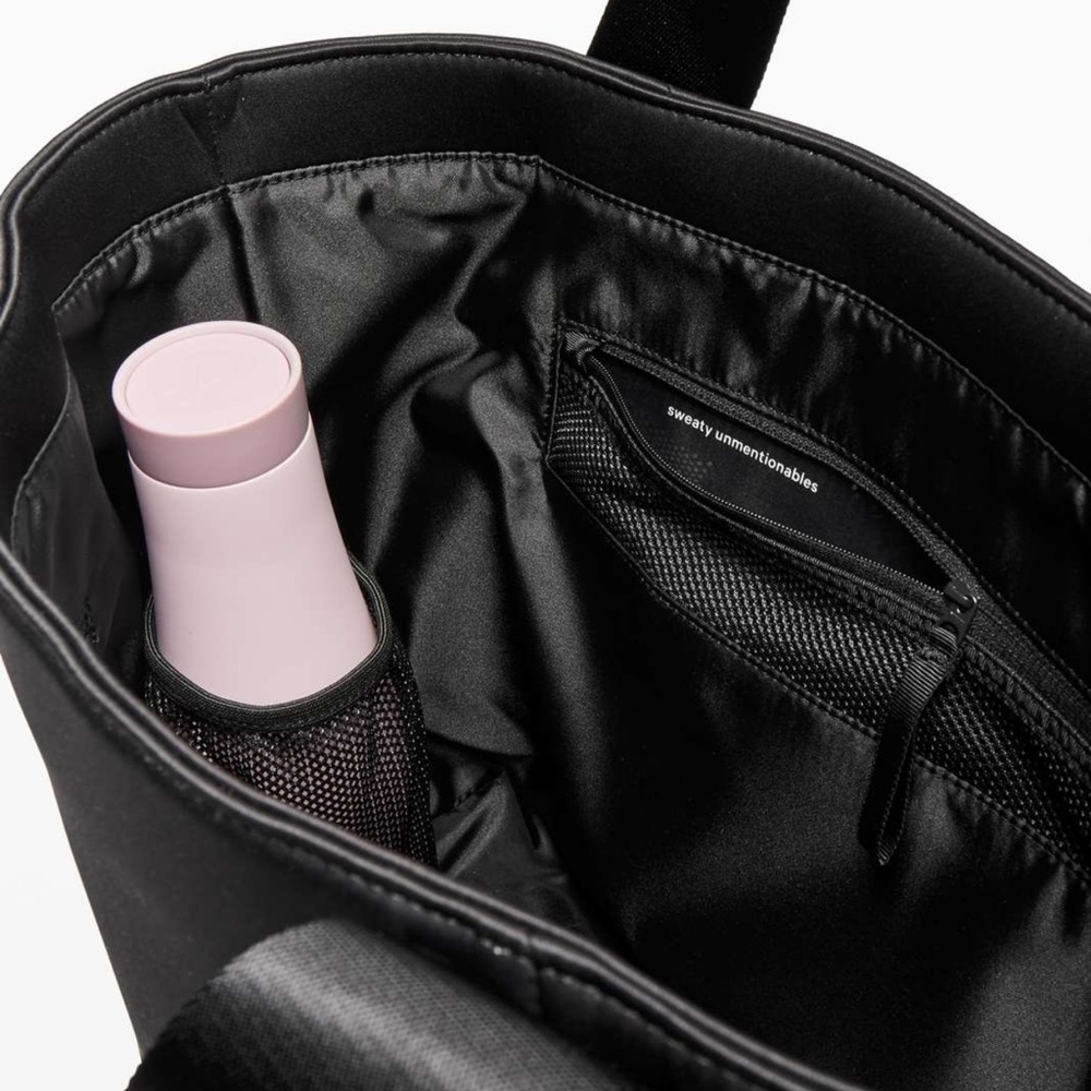 lululemon Black Tote - Picture 3 of 9